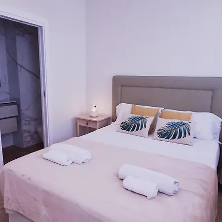 El Mercado Apartment *